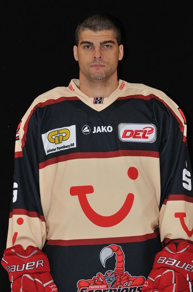 Mannschaft2011   015.jpg - DEL Club Hannover Scorpions Hannover Team 2011-2012Jeff Hoggan Stürmer Nr. 8